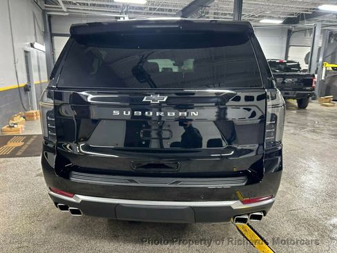 Used 2025 Chevrolet Suburban High Country AWD/4WD image 4