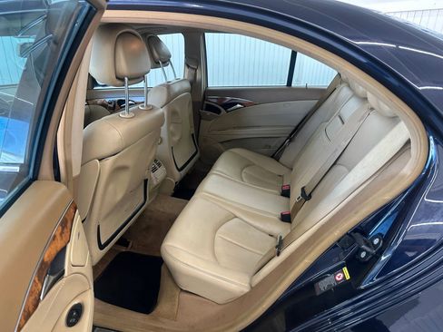 Used 2008 Mercedes-Benz E 350 4MATIC Sedan image 11