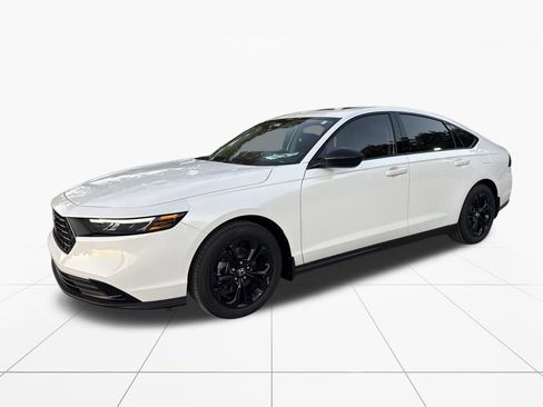 New 2025 Honda Accord SE image 3