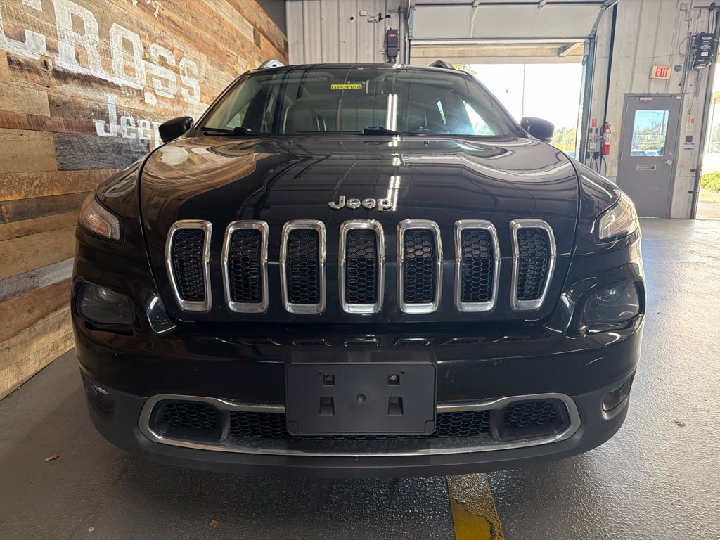 Used 2018 Jeep Cherokee Limited AWD/4WD image 4