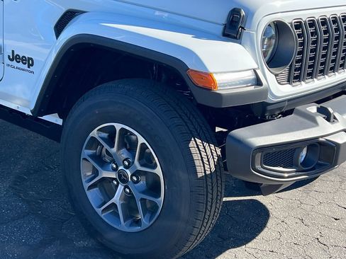 New 2026 Jeep Gladiator Sport image 10