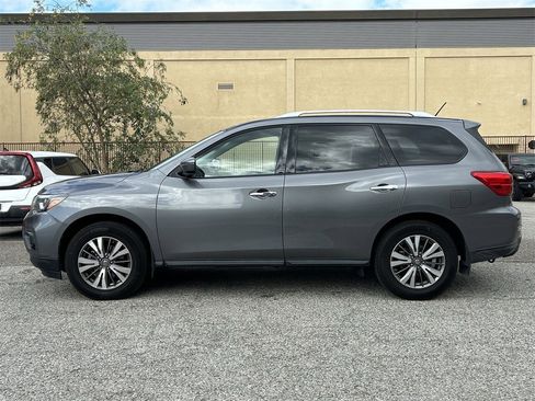 Used 2018 Nissan Pathfinder S image 3
