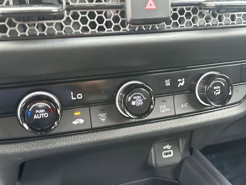 Used 2025 Honda HR-V Sport image 17