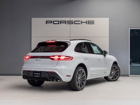 Used 2025 Porsche Macan Turbo image 7