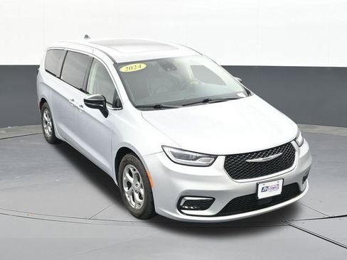 Used 2024 Chrysler Pacifica Limited FWD image 64