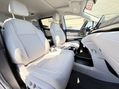 Used 2025 Honda Odyssey EX-L image 32
