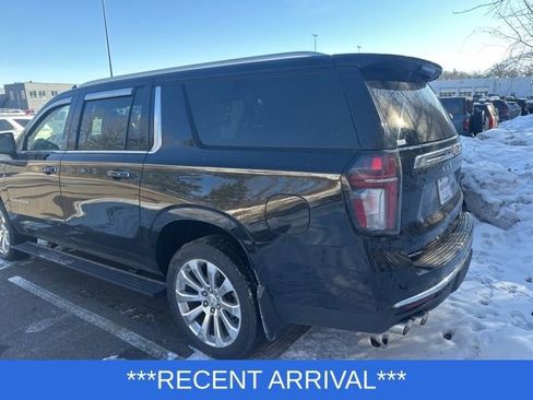 Used 2023 Chevrolet Suburban Premier image 12