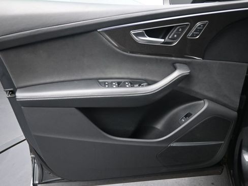 Used 2023 Audi SQ8 Prestige AWD/4WD image 24