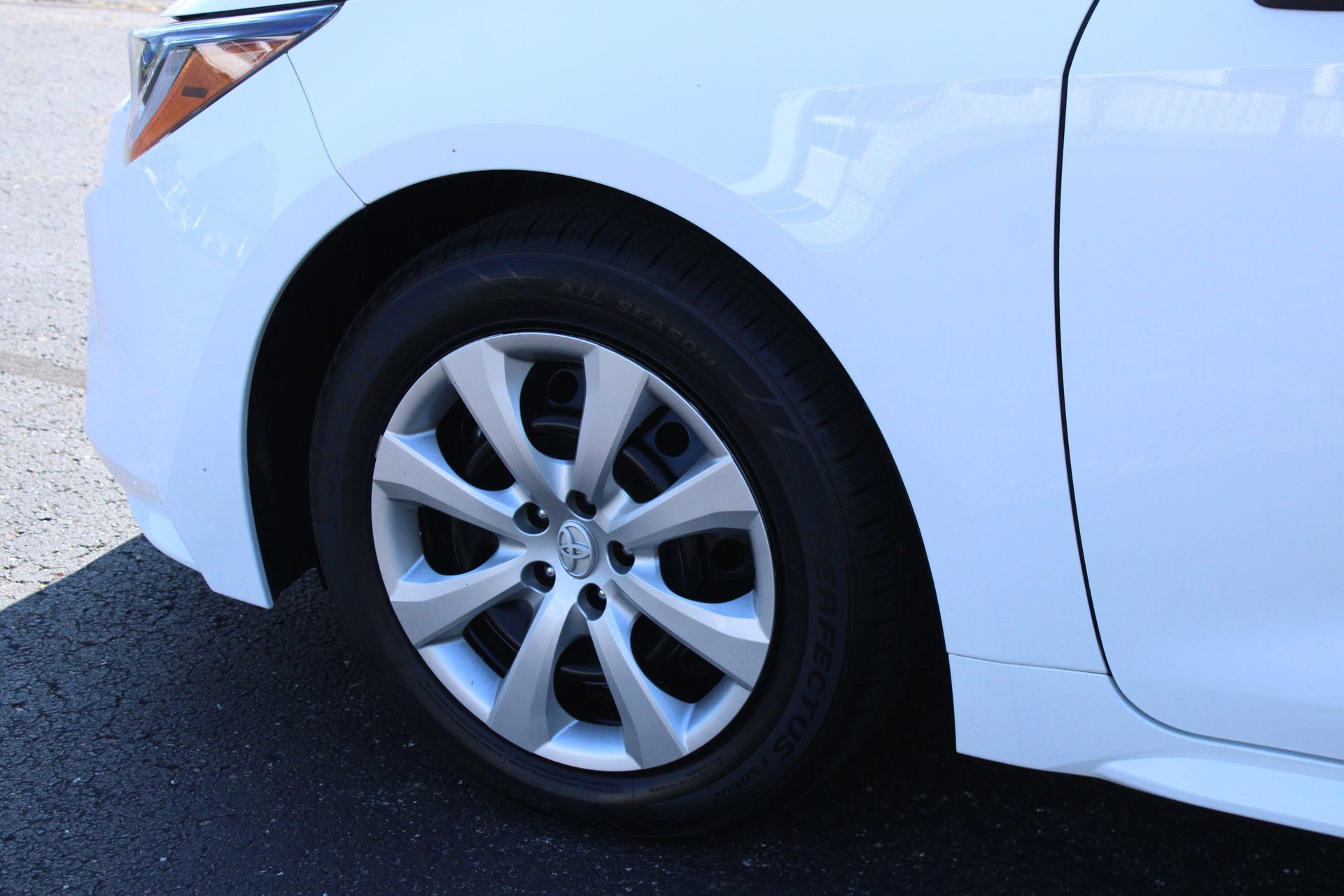 Used 2025 Toyota Corolla LE FWD image 10