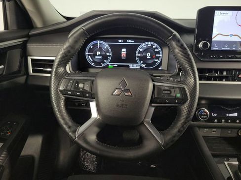 Used 2024 Mitsubishi Outlander SE AWD/4WD image 21