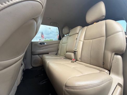 Used 2017 Nissan Pathfinder SL FWD image 17
