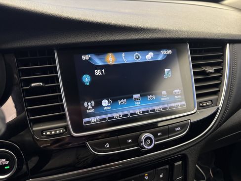 Used 2018 Buick Encore Essence AWD/4WD image 19