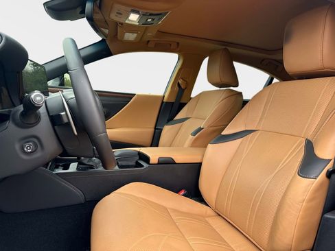 Used 2022 Lexus ES 350 Ultra Luxury w/ Accessory Package 2 image 16