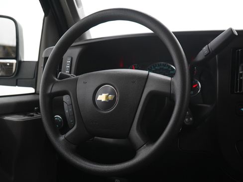 Used 2025 Chevrolet Express 3500 LT w/ LT Preferred Equipment Group RWD image 12