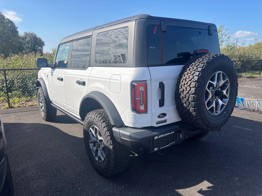 Used 2022 Ford Bronco Badlands AWD/4WD image 2