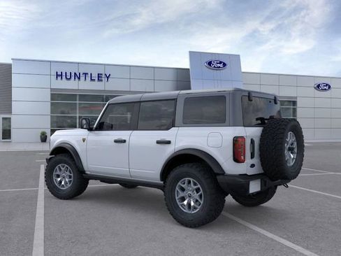 New 2025 Ford Bronco Badlands image 4