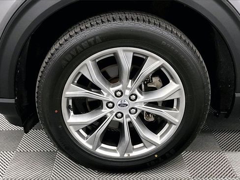 Used 2023 Ford Explorer Limited w/ Equipment Group 301A image 9