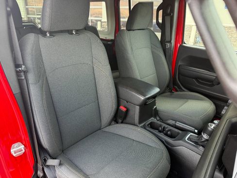 Used 2025 Jeep Wrangler Unlimited Sport AWD/4WD image 10