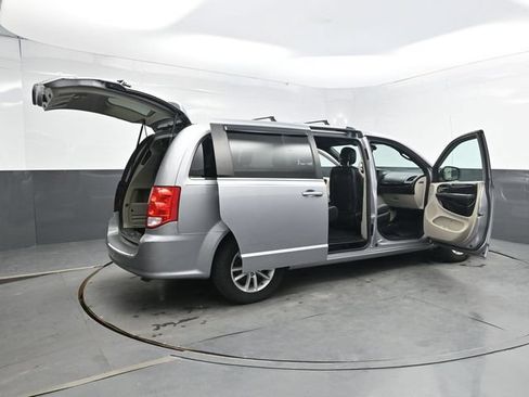 Used 2018 Dodge Grand Caravan SXT FWD image 50