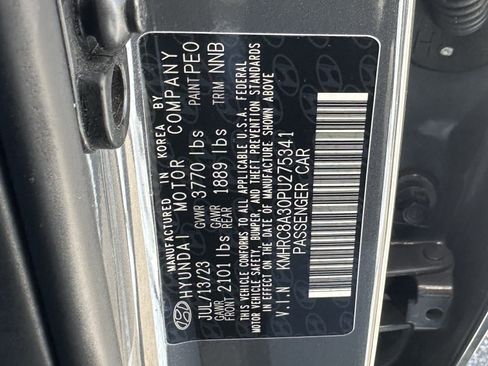 Used 2023 Hyundai Venue Limited w/ Cargo Package image 32