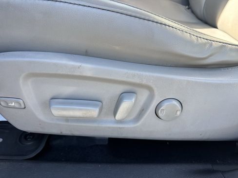 Used 2018 Toyota Highlander XLE image 18