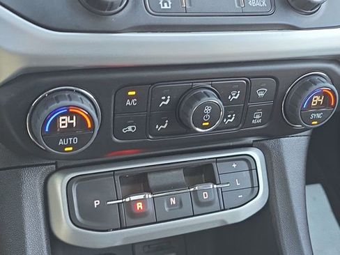 Certified 2023 GMC Acadia SLE w/ Driver Convenience Package image 17