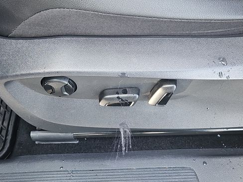 Certified 2022 Volkswagen Tiguan SE image 14