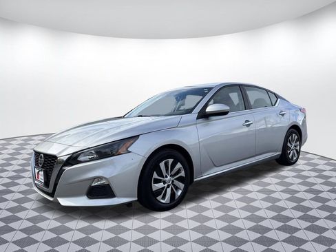 Used 2022 Nissan Altima 2.5 S image 3