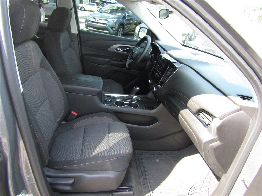 Used 2020 Chevrolet Traverse LS w/ LPO, Blackout Package FWD image 18