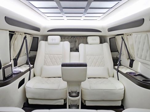 Used 2017 Cadillac Escalade ESV Luxury image 14