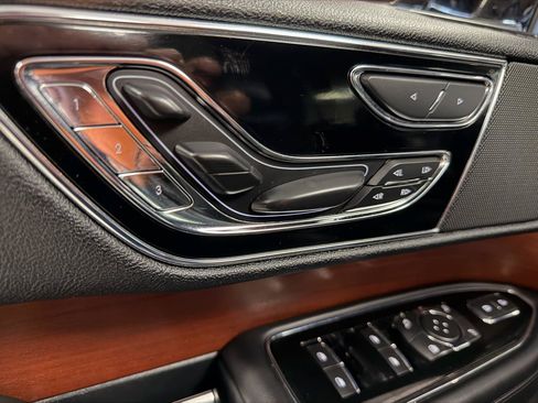 Used 2020 Lincoln Navigator Reserve AWD/4WD image 16