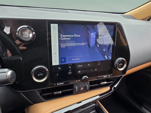 Certified 2025 Lexus NX 250 FWD image 13