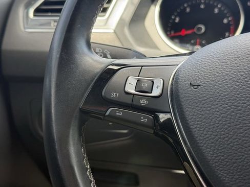 Used 2021 Volkswagen Tiguan SE R-Line image 24