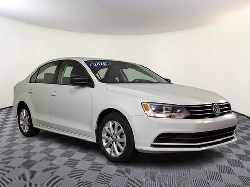 Used 2015 Volkswagen Jetta SE FWD image 1