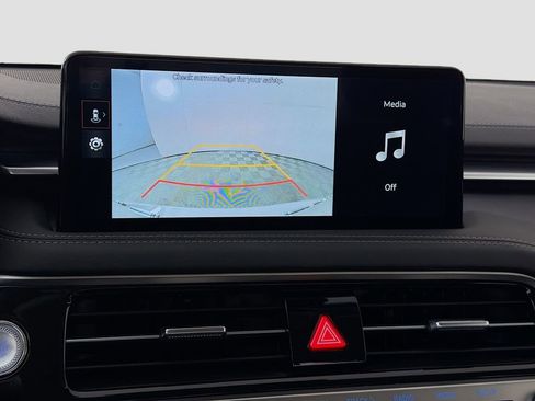 Used 2026 Genesis G70 2.5T image 18