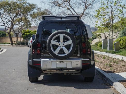 Used 2020 Land Rover Defender 110 SE image 5