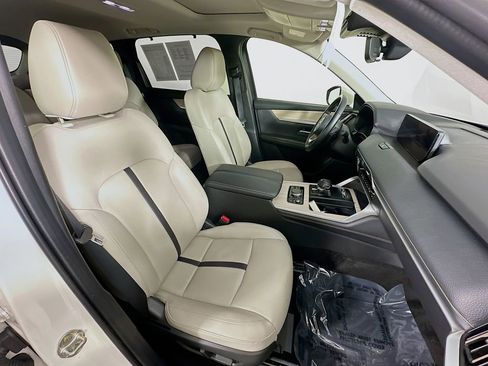 Certified 2024 MAZDA CX-90 3.3 Turbo w/ Preferred Plus image 37