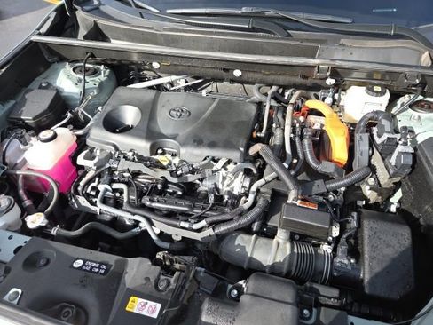 Used 2022 Toyota RAV4 XLE Premium image 27