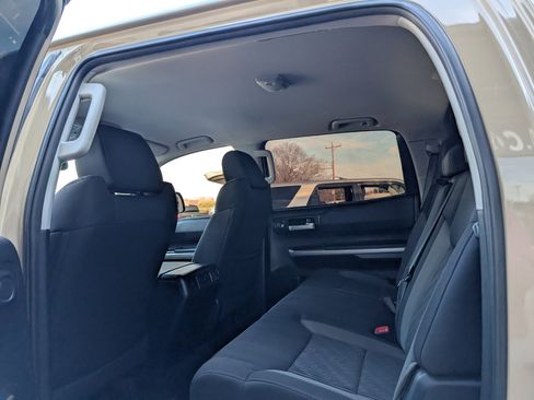 Used 2017 Toyota Tundra SR5 w/ SR5 Upgrade Package image 19