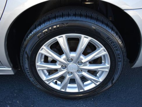 Used 2011 Buick Lucerne CX image 40