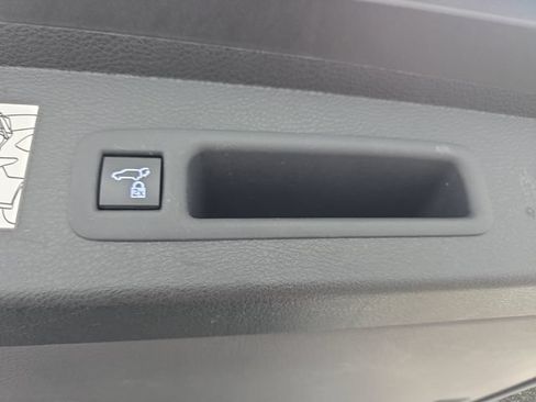 Used 2024 Toyota Sienna XLE FWD image 30