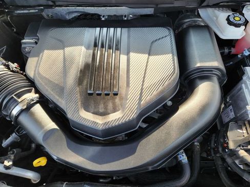 Used 2025 GMC Acadia Elevation image 31