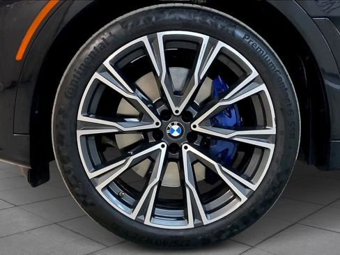 Used 2022 BMW X7 xDrive40i w/ M Sport Package image 11