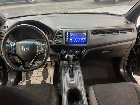 Used 2020 Honda HR-V Sport image 25
