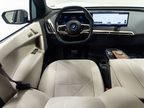 Used 2024 BMW iX xDrive50 w/ Premium Package AWD/4WD image 3