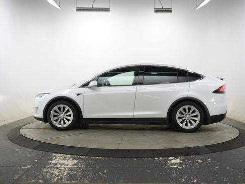 Used 2020 Tesla Model X Long Range AWD/4WD image 11