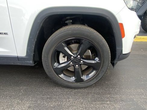 Used 2021 Jeep Grand Cherokee L Laredo image 10