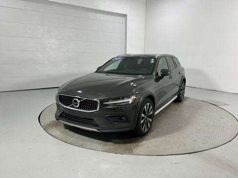 Used 2020 Volvo V60 T5 Cross Country AWD/4WD image 20