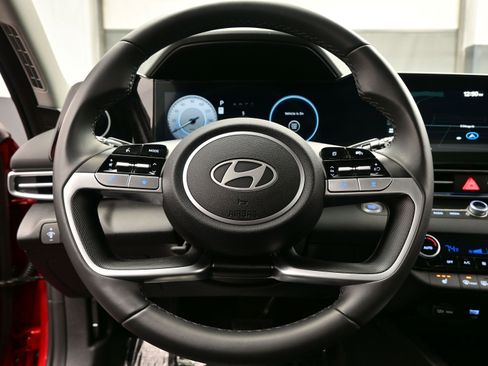 Certified 2025 Hyundai Elantra SEL w/ Cargo Package image 22