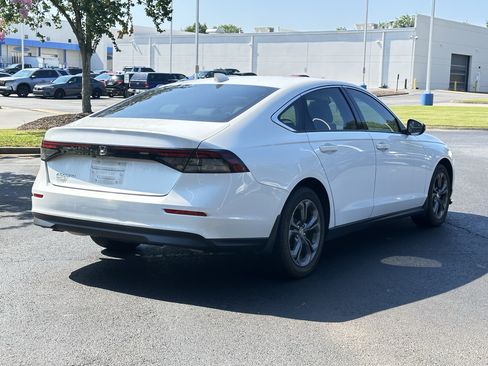 Used 2023 Honda Accord EX image 12